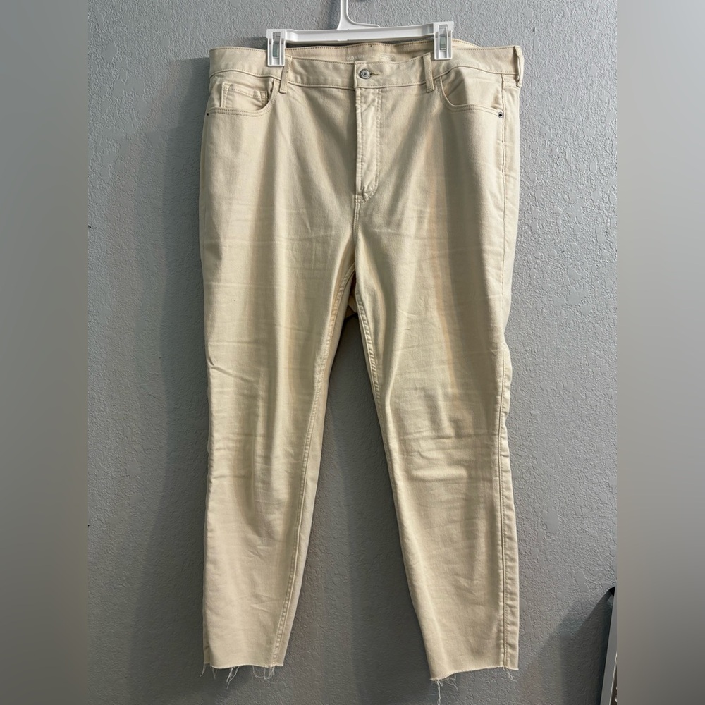 Old Navy Cream High-Waisted Jeans